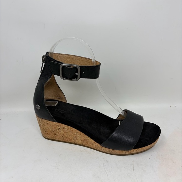 UGG Zoe II Sandal Size 6 - Picture 2 of 13